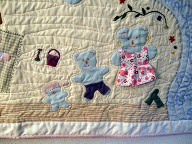Detail Bears at the Beach